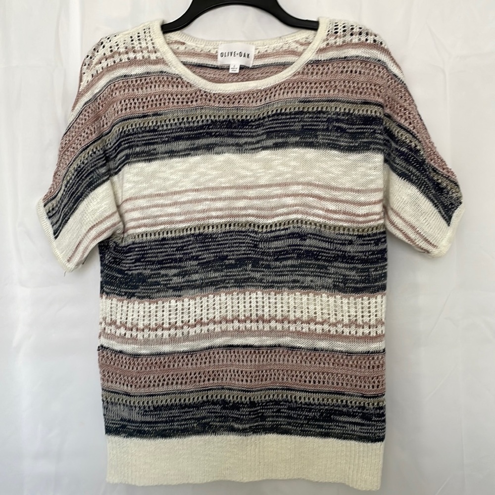 Free W/Purchase 💕 Olive and Oak Open Knit Short Sleeve Sweater Large
